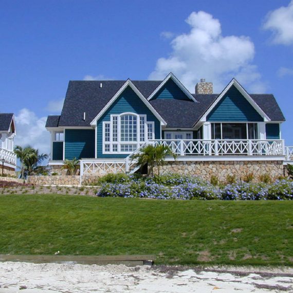 Bahamian beach nhouse
